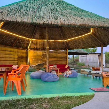 Nirvana Bamboo Houses & Dive Resort Moalboal Kültér fotó