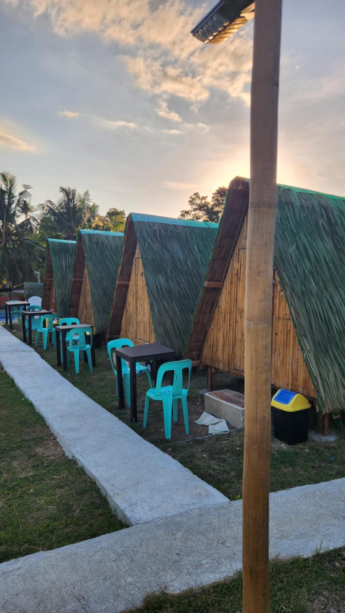 Nirvana Bamboo Houses & Dive Resort Moalboal Kültér fotó