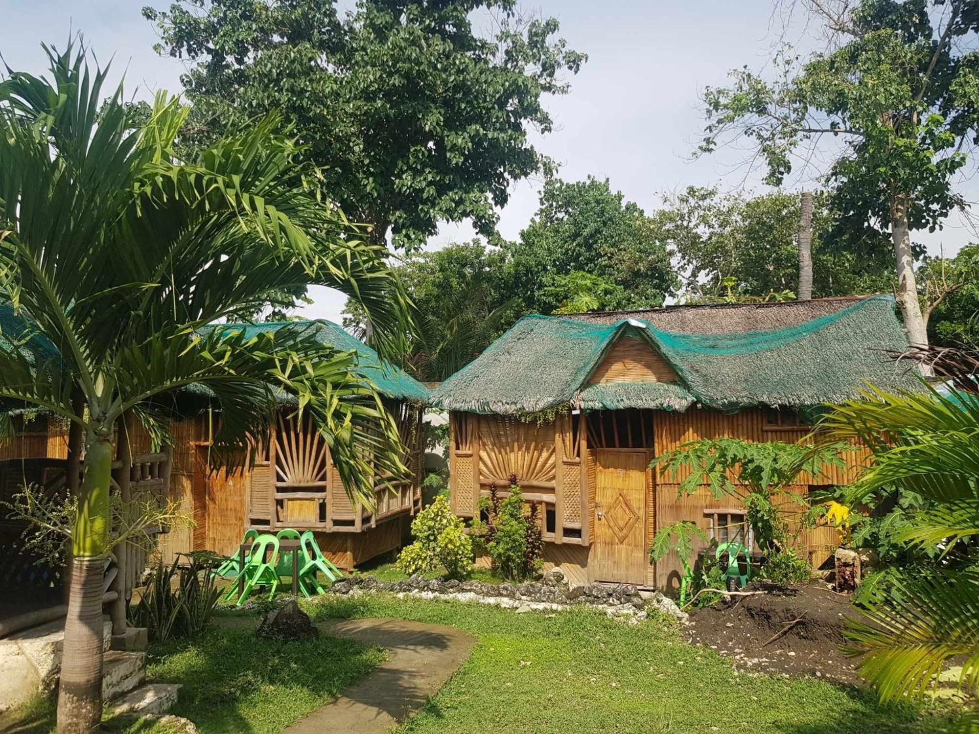 Nirvana Bamboo Houses & Dive Resort Moalboal Kültér fotó