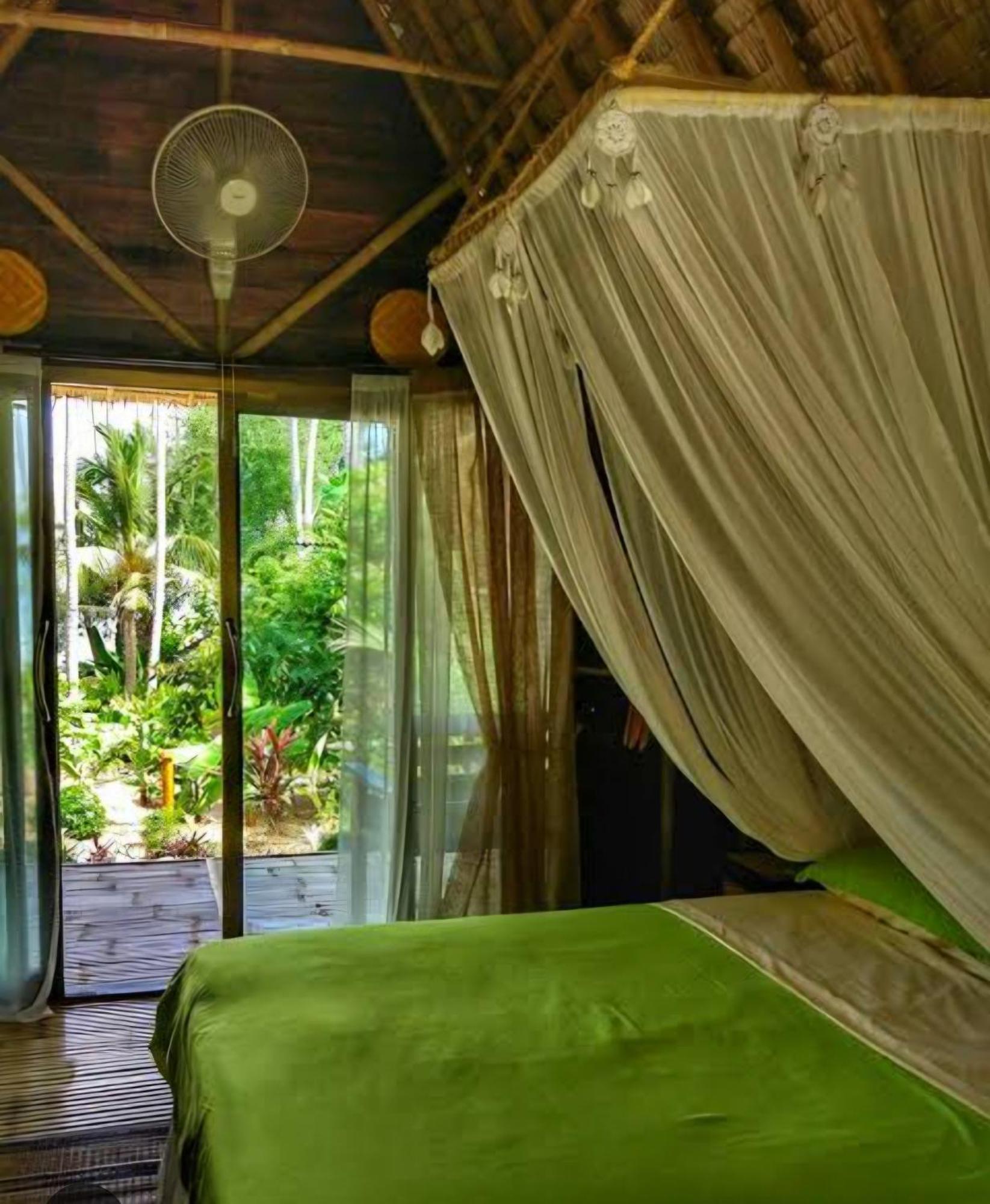 Nirvana Bamboo Houses & Dive Resort Moalboal Kültér fotó
