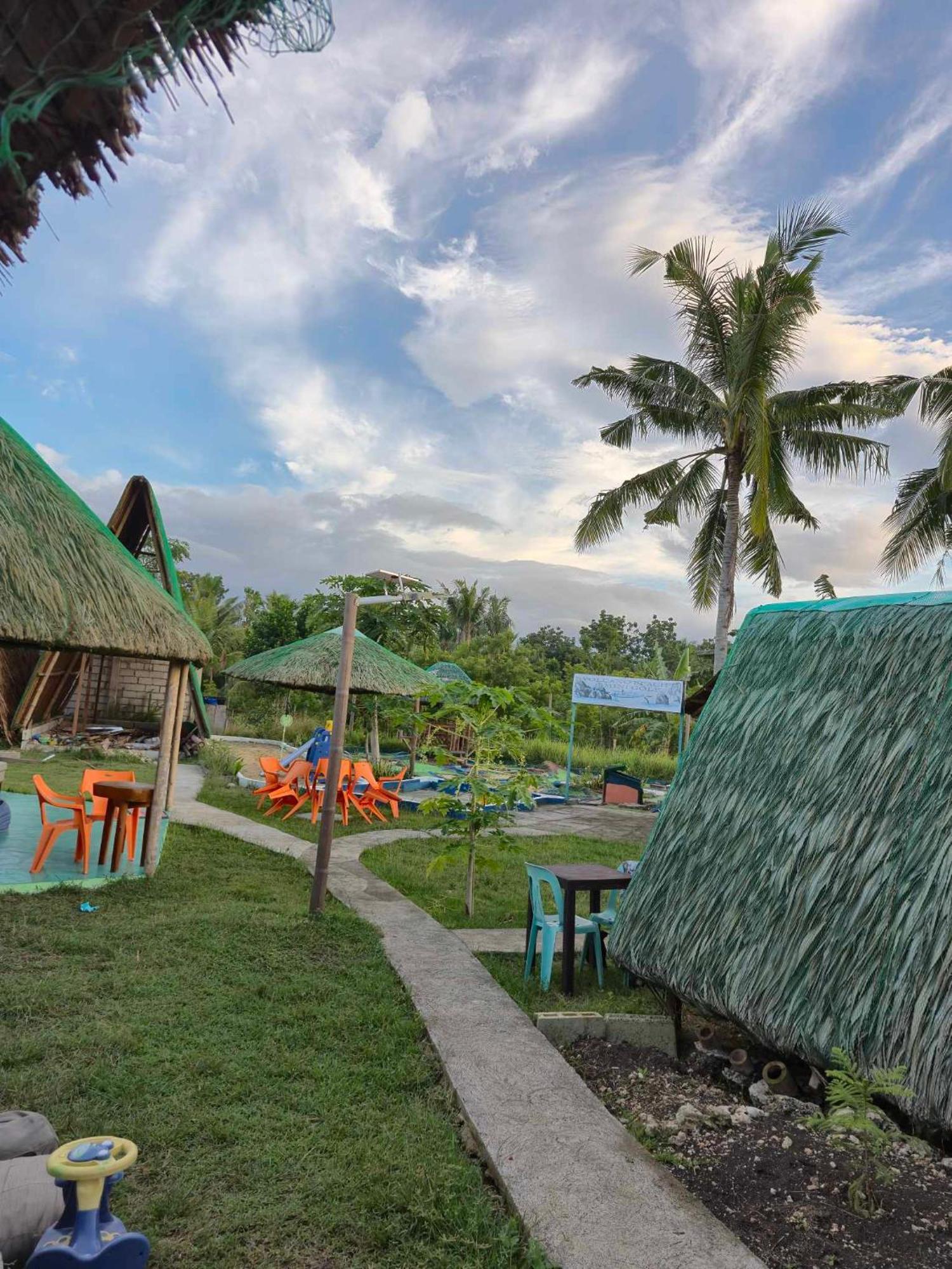 Nirvana Bamboo Houses & Dive Resort Moalboal Kültér fotó